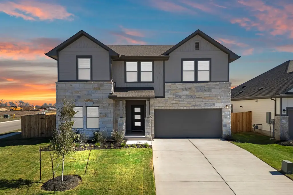 251 Red Tail Hawk Lane, Cedar Creek