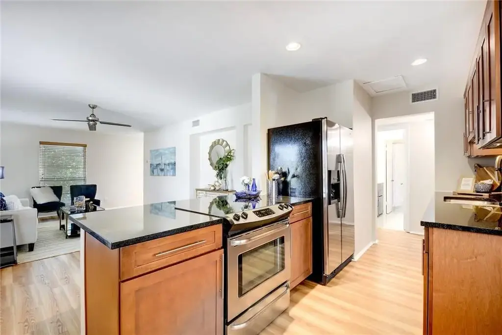 901 E Oltorf Street 201, Austin