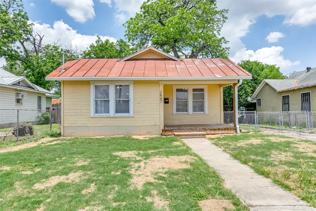 2447 E Houston Street, San Antonio