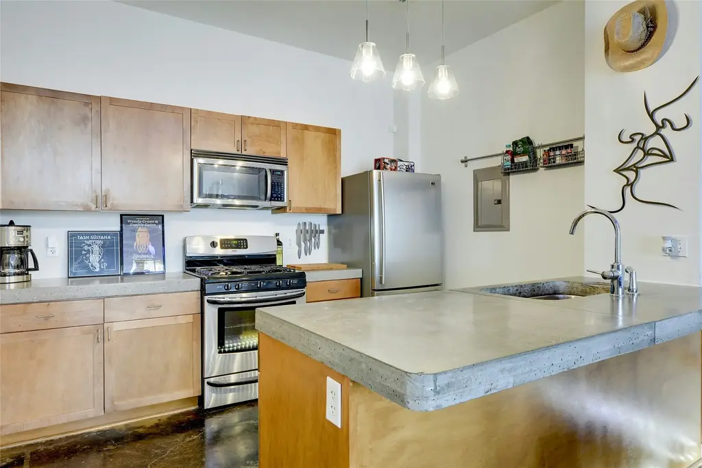 2401 E 6th Street 5068, Austin
