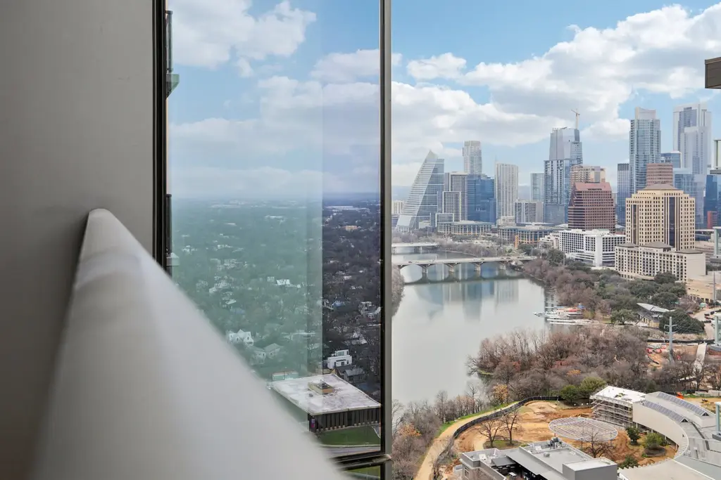 44 East Avenue 2806, Austin