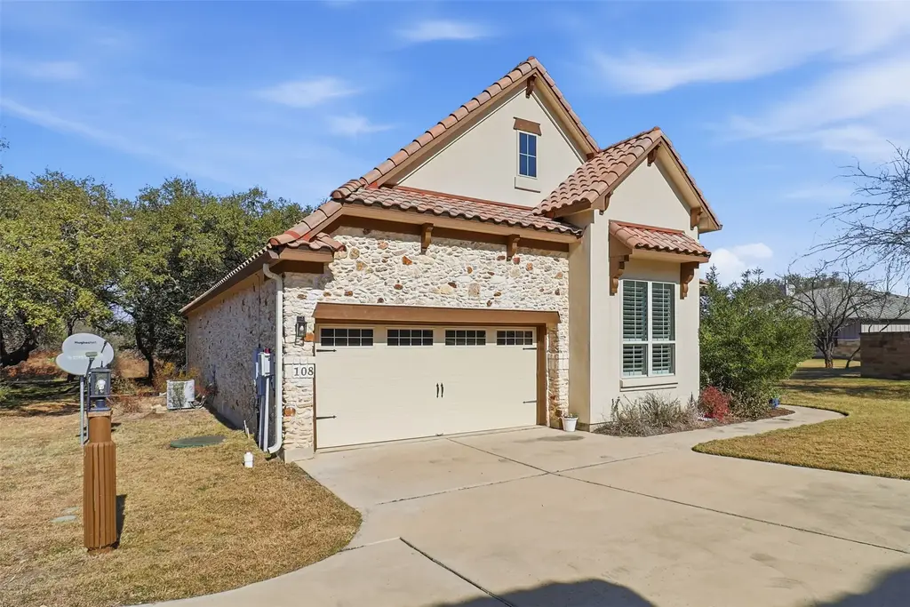 108 Gemstone, Horseshoe Bay