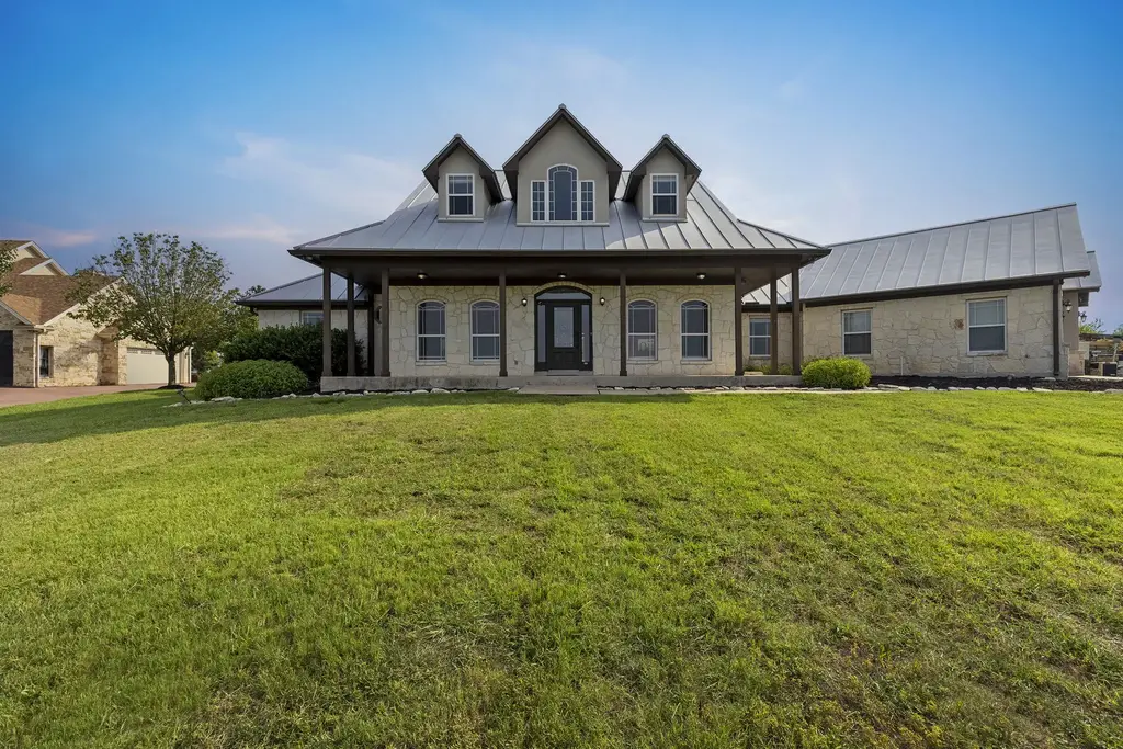 417 Apache Pass, Hutto
