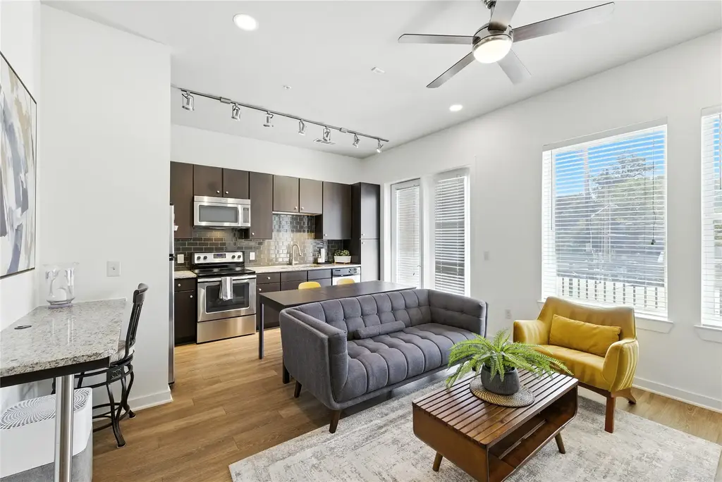 1900 Barton Springs Road 2003, Austin