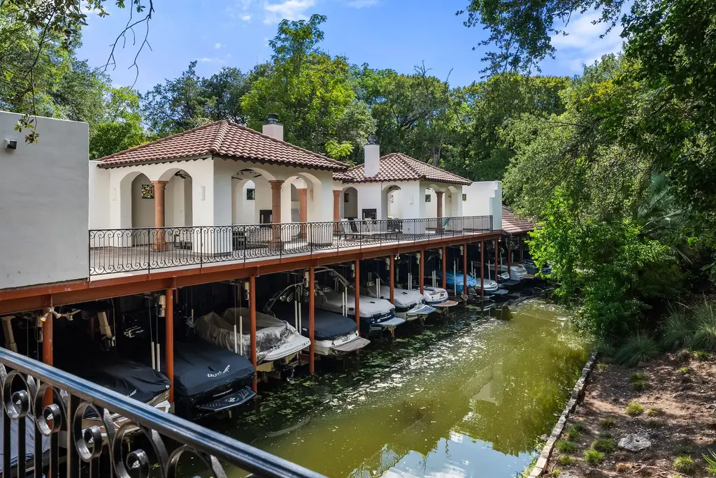 1937 Rue De St Tropez 10, Austin