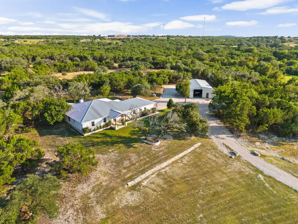1953 County Road 250, Burnet