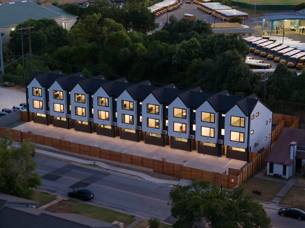 7104 Creekside Drive, Austin