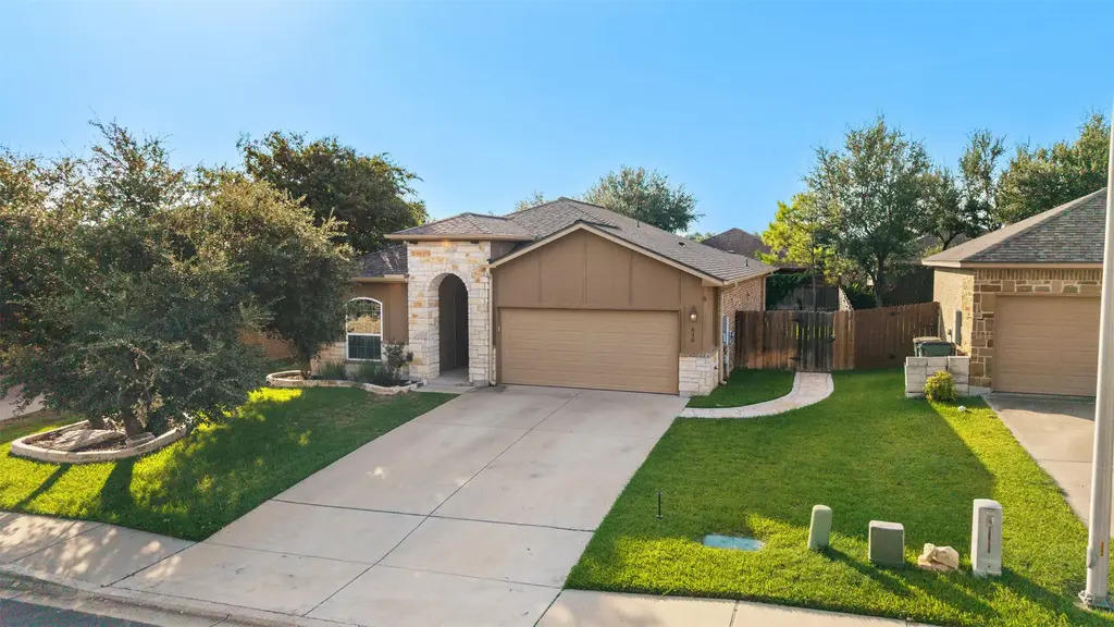 610 Algerita Drive, Georgetown