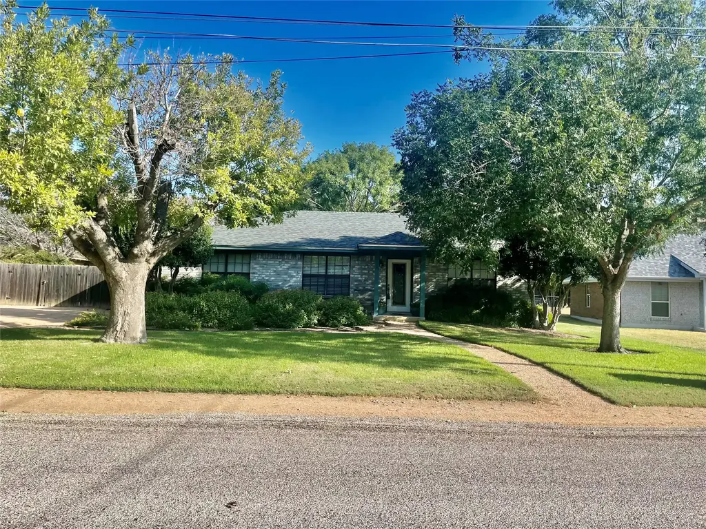 1113 Hackberry Drive, Marble Falls