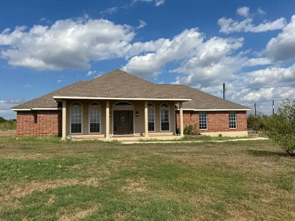1001 Schubert Lane, Kyle