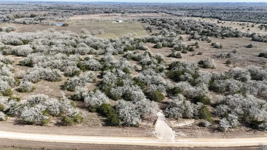1485 Davis Road, Muldoon