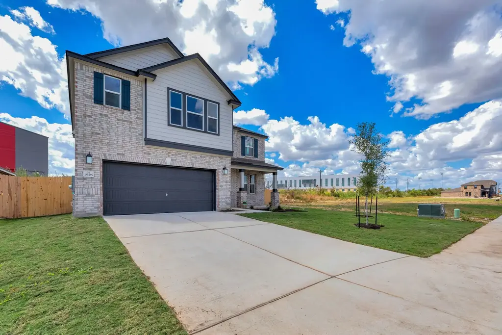 18005 Bridled Stallion Drive, Manor