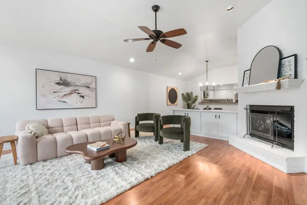 11127 Pinehurst Drive E, Austin