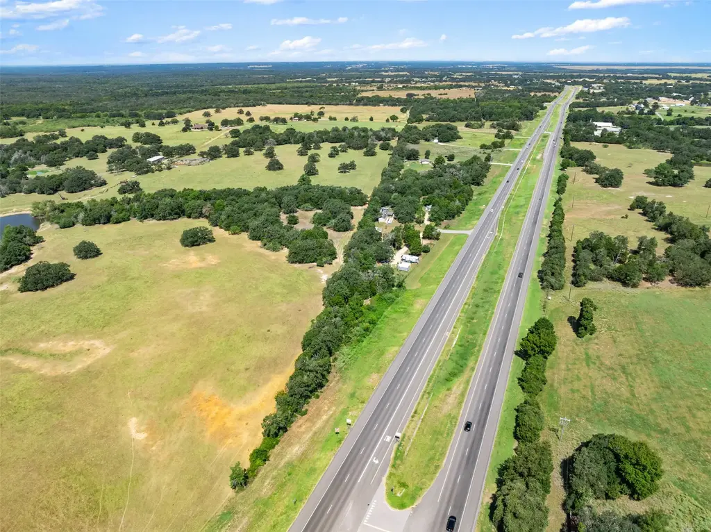 2057 Us-290 Highway E 1, McDade