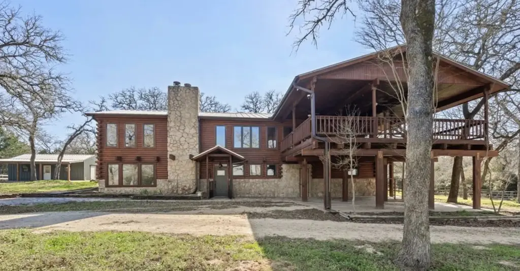 180 Bradley Lane, Rosanky