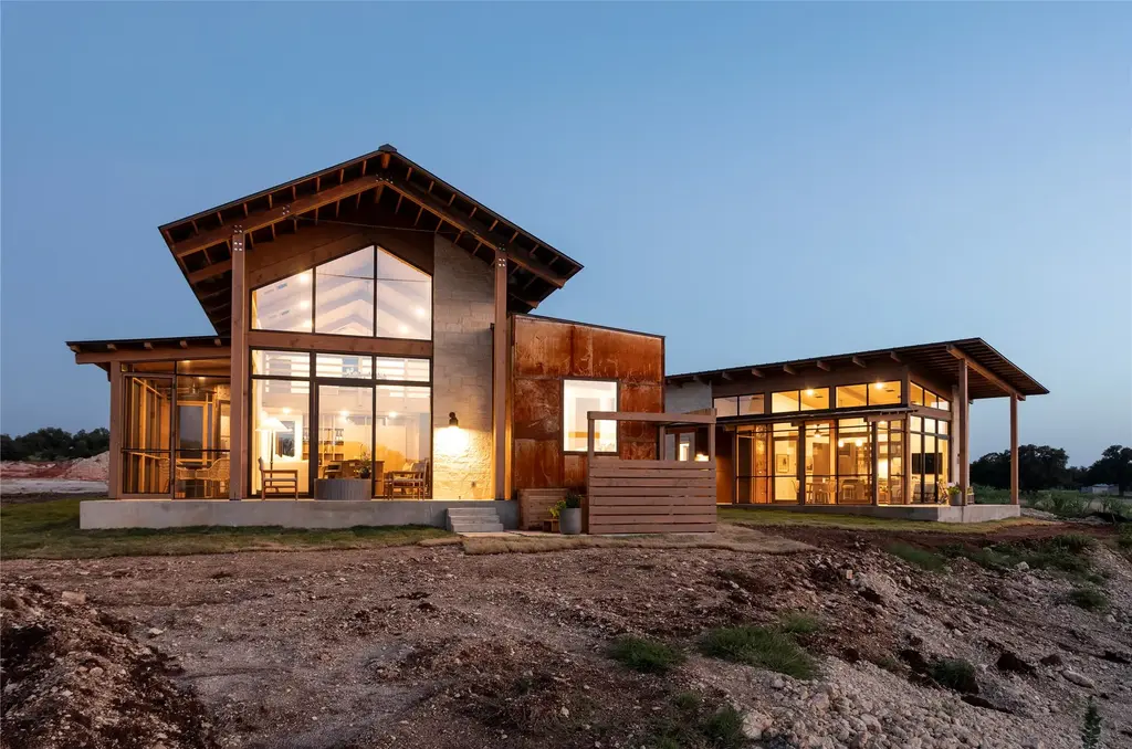 9361 W Us Highway 290 6, Hye