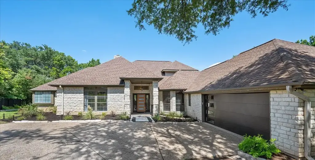 105 Rupen Drive, Lakeway