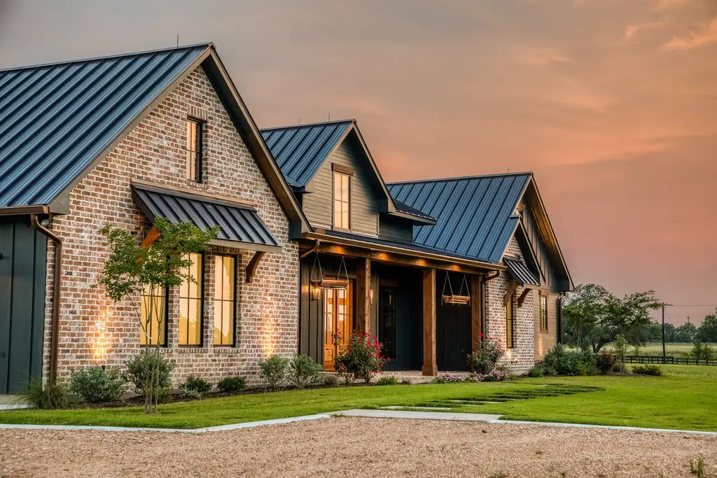 104 Hartfield Hill Lane, Round Top