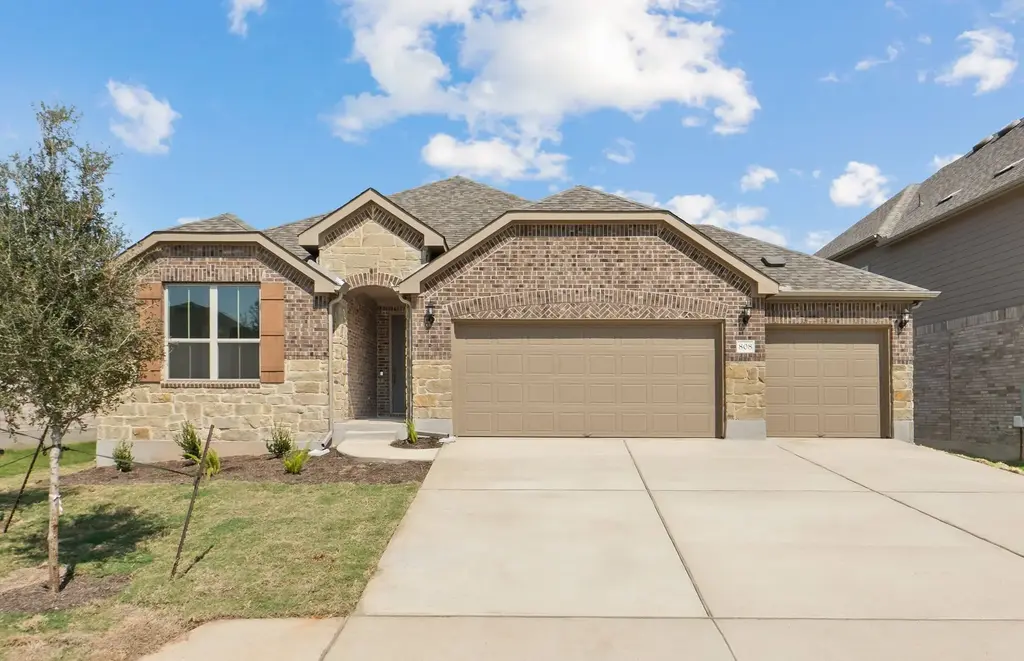 808 Crescent View Drive, Georgetown