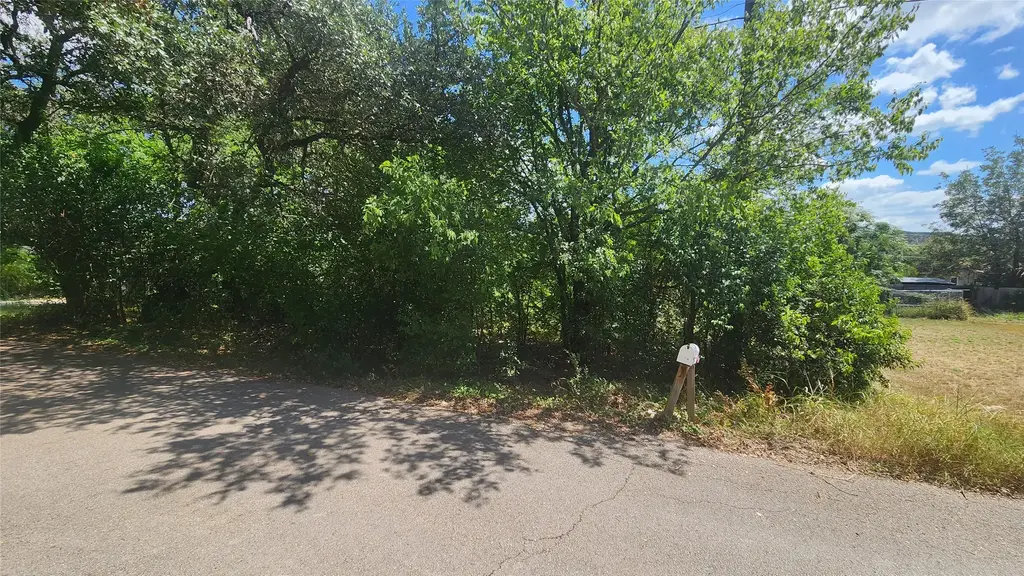 11003 4th Street, Jonestown