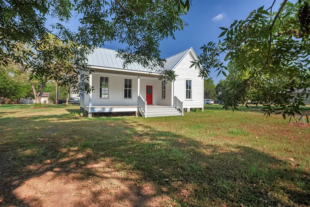 302 Washington Street, Smithville