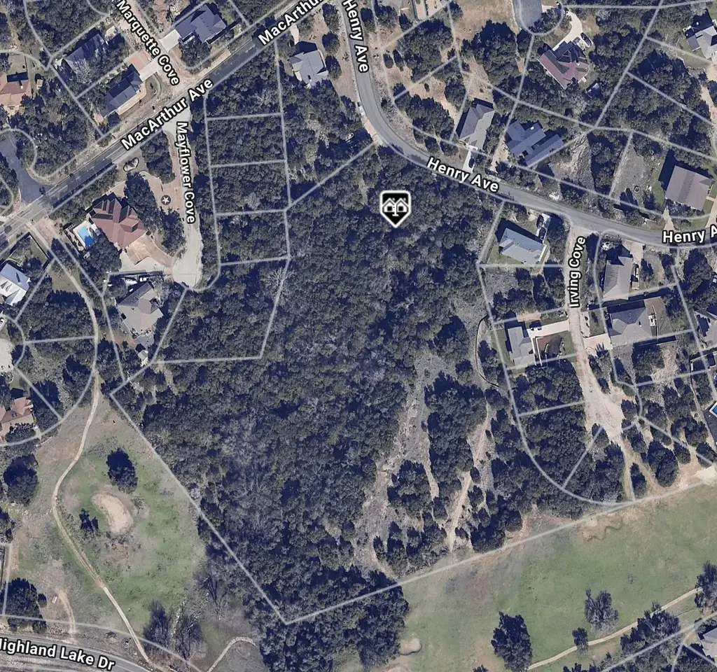Henry Avenue, Lago Vista