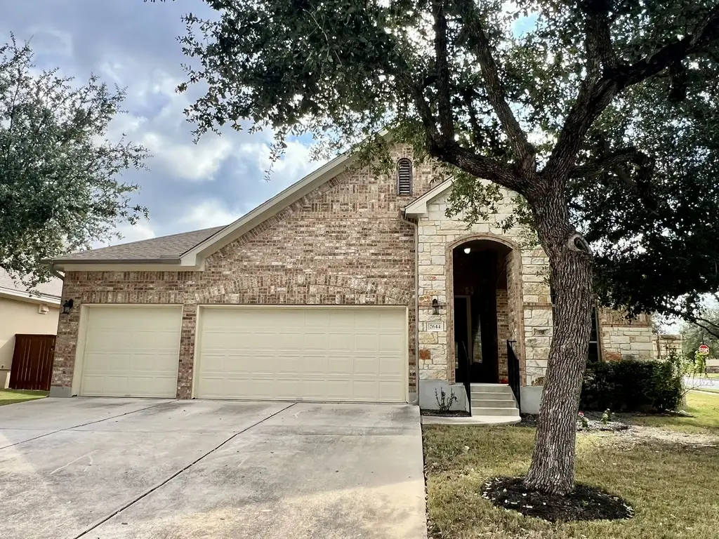 2644 Hilltop Divide Lane, Leander