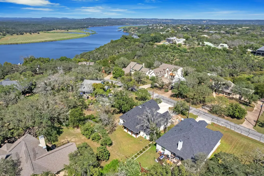 326 Coventry Road, Spicewood