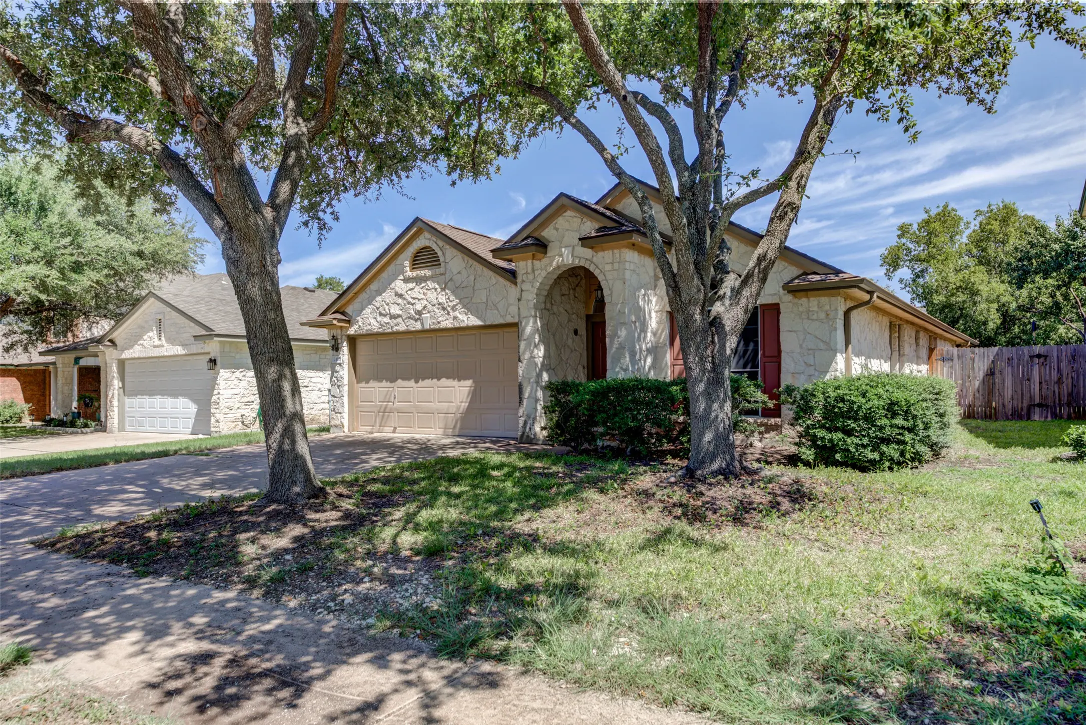 Photo of Listing #1557121