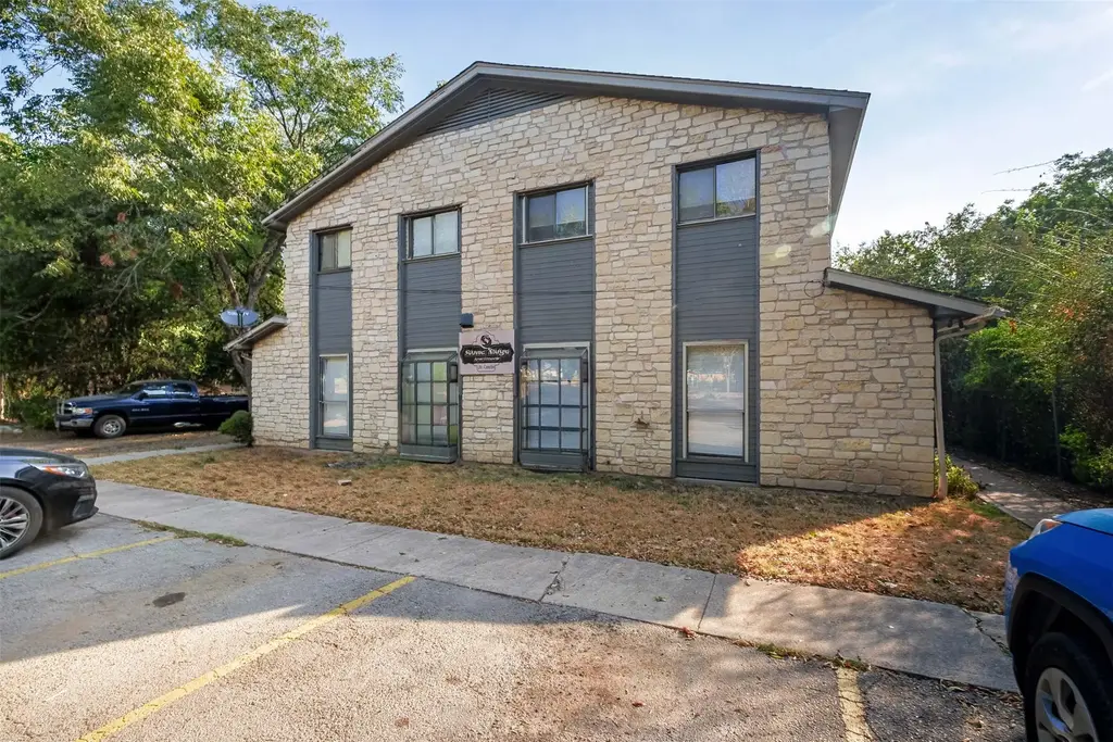 115 S Frio Street I, Lockhart
