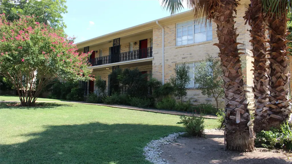 301 E 34th Street 105, Austin