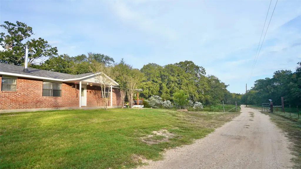535 Paintbrush Trail, Lockhart