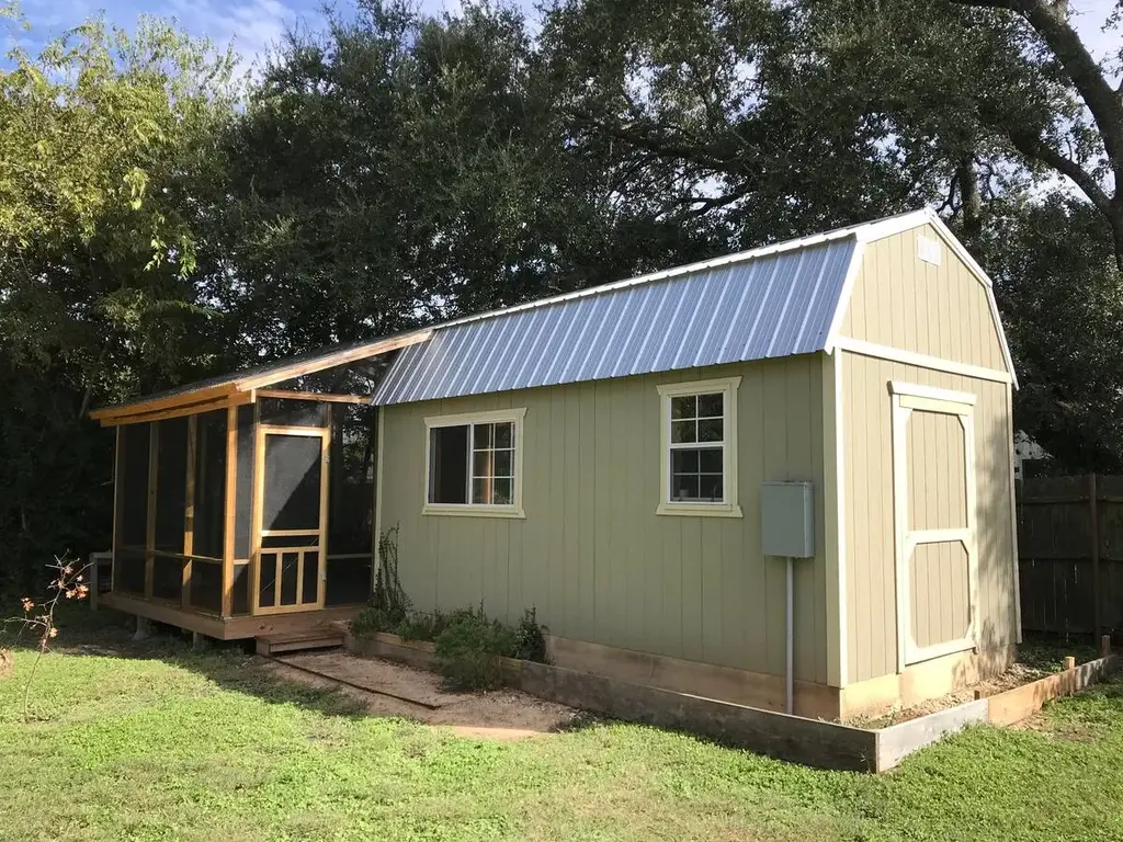 740 Trinity Street Backyard Studio Apt, Lockhart