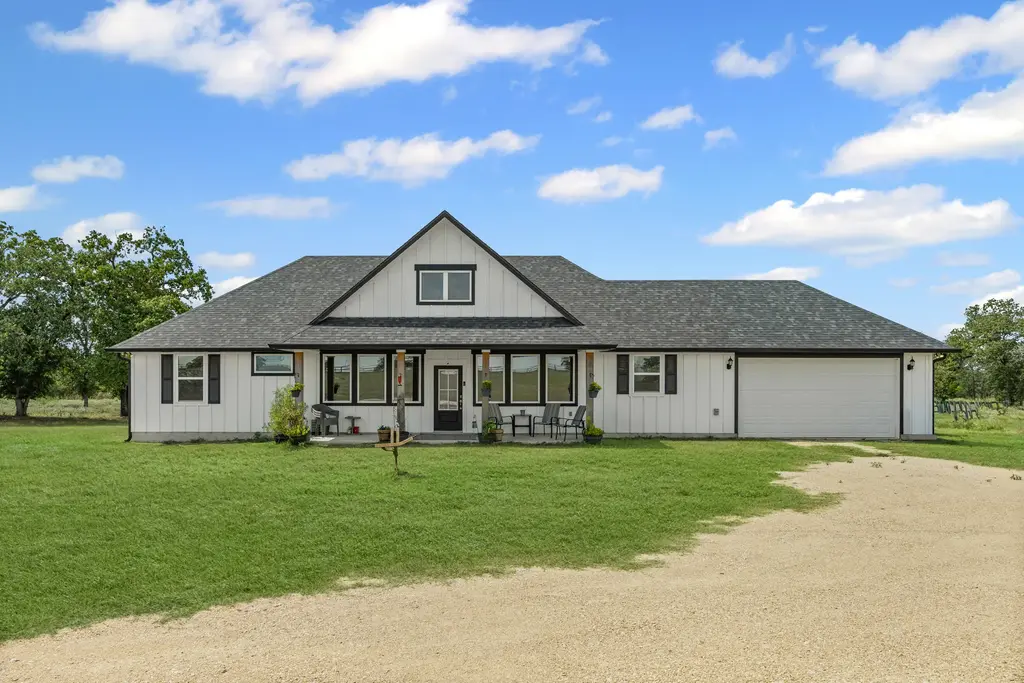 240 Oil Field Road, Lockhart