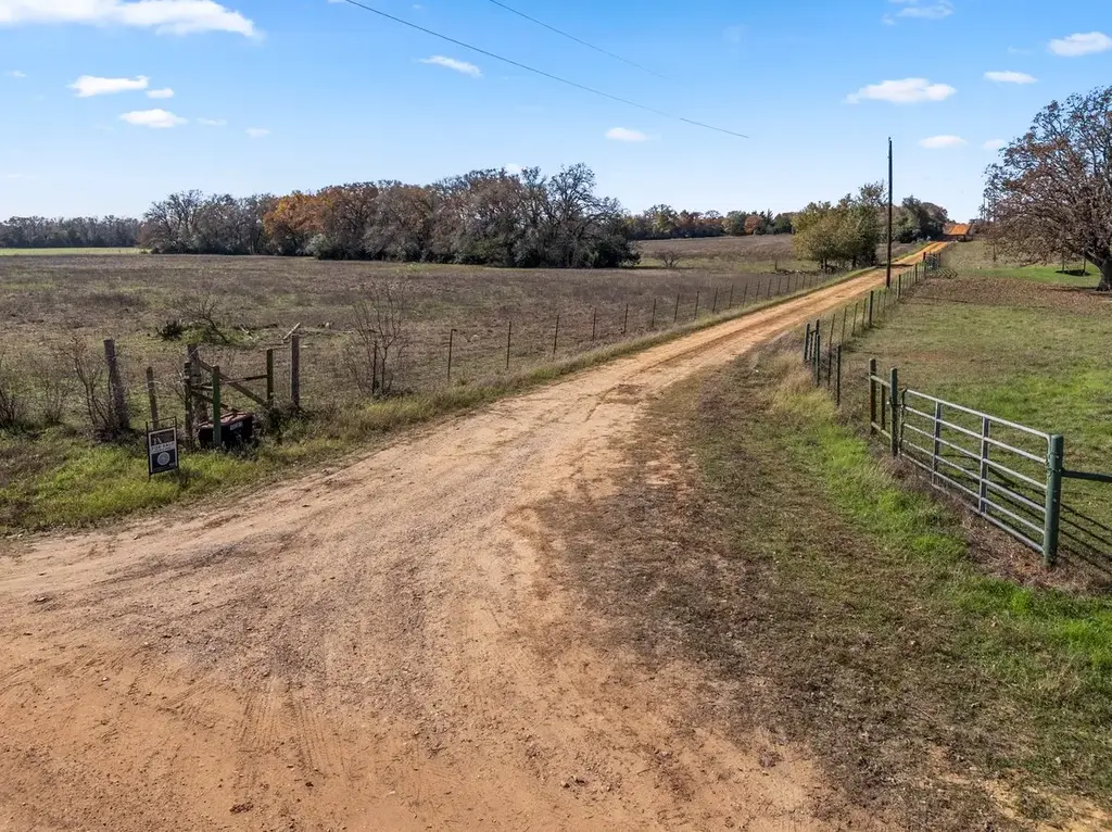 5040 County Road 320, Rockdale