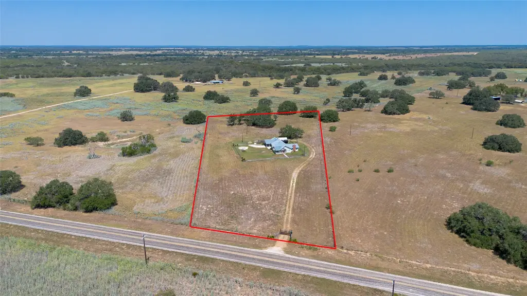 3752 Fm 77, Nixon