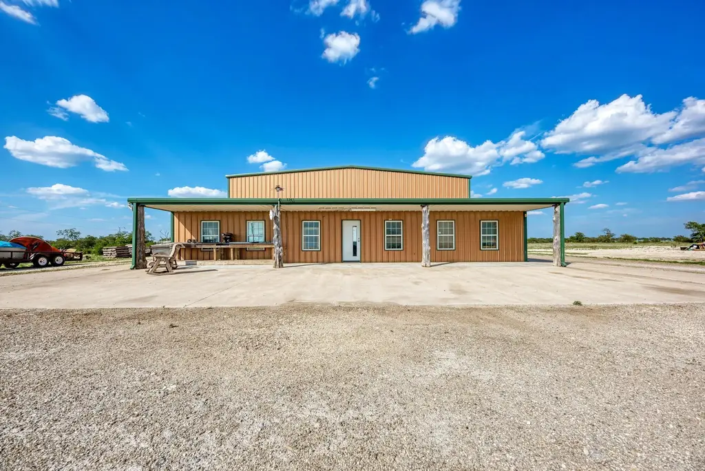 1155 County Road 304, Oglesby