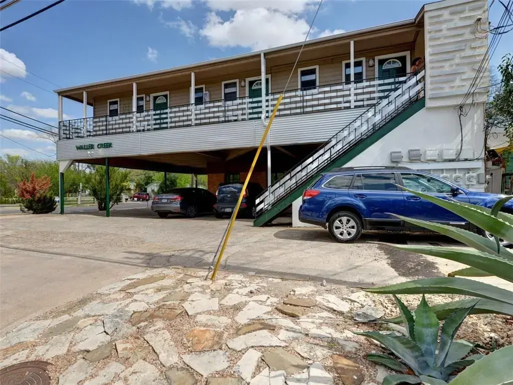 225 W North Loop Boulevard 204, Austin