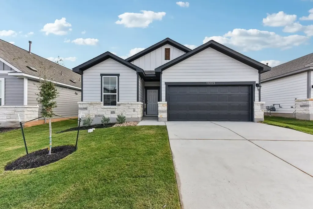 13205 Silver Blazer Drive, Buda