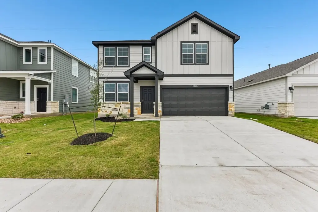 13407 Derby Ride Drive, Buda