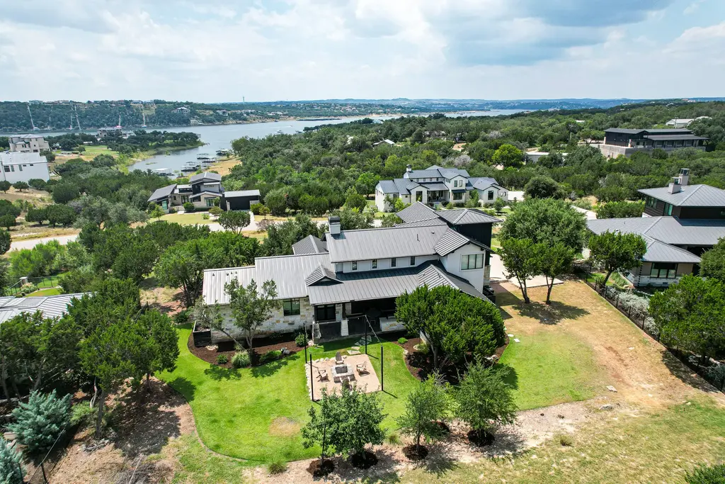 18601 Flying J Boulevard, Spicewood
