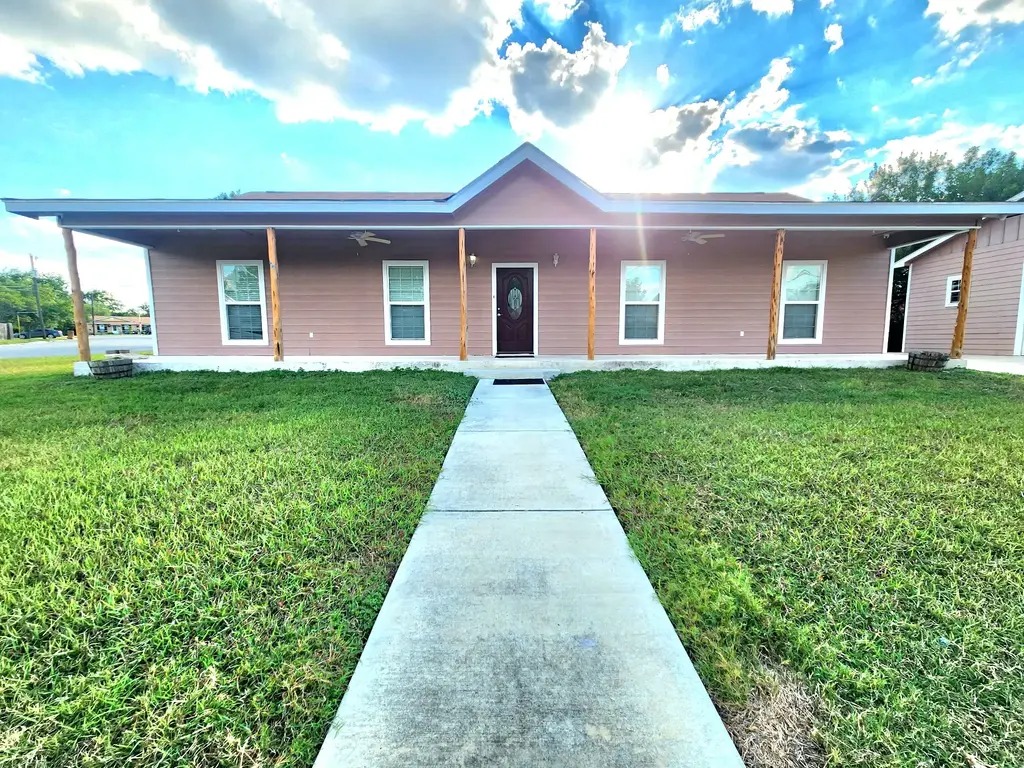 6 Sun Flower Circle, New Braunfels