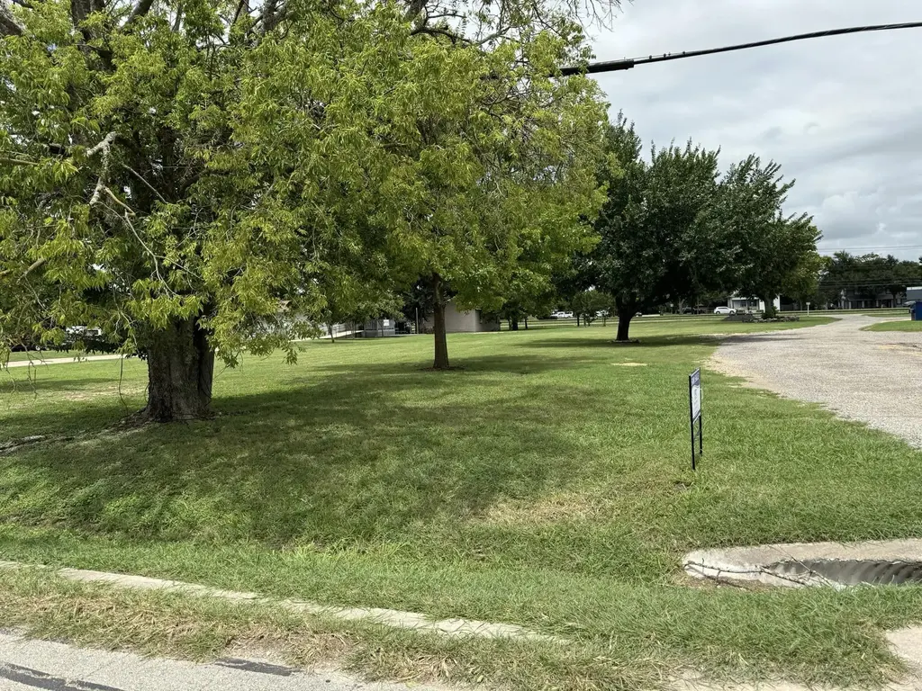 300 E Austin Avenue, Hutto