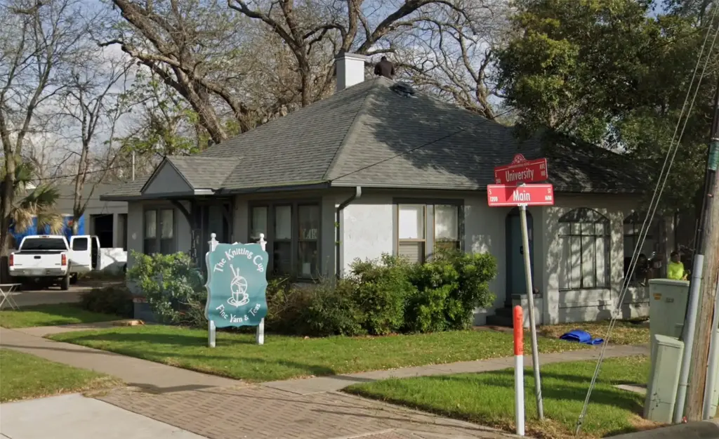 102 E University Avenue, Georgetown