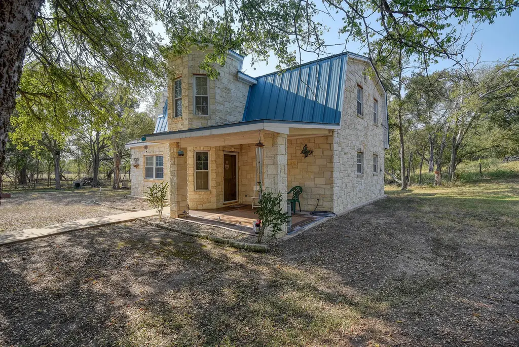 165 Thousand Oaks Drive, Cedar Creek