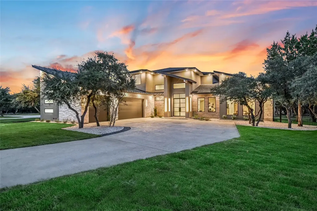 305 Shady Tree Drive, Georgetown