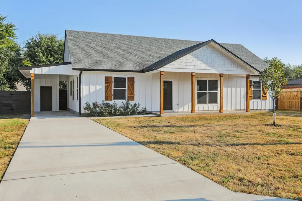 412 Persimmon Street, Bastrop