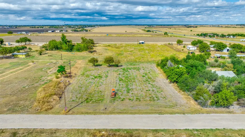 Fm-973 Road 973, Coupland