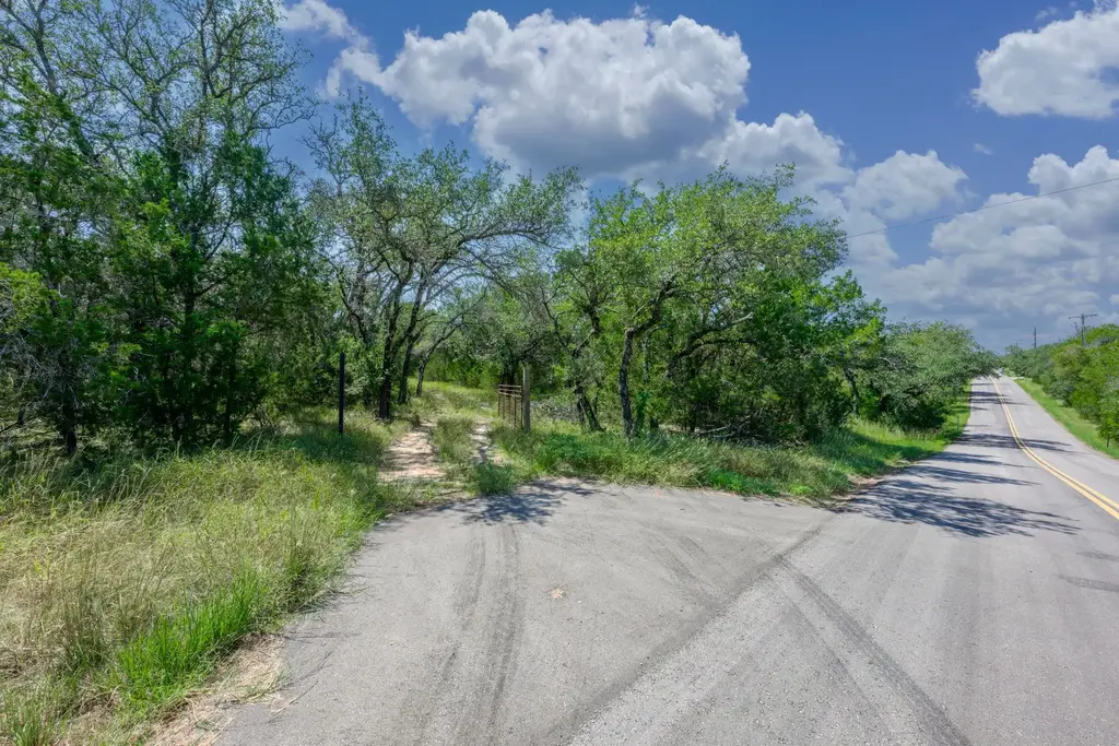 807 County Road 420, Spicewood