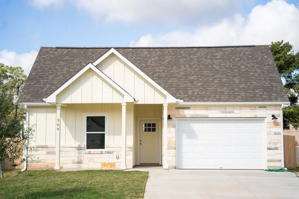 309 String Prairie Way, Smithville